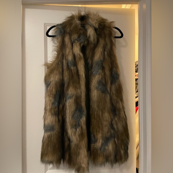 Medium Faux fur vest - Picture 2 of 2